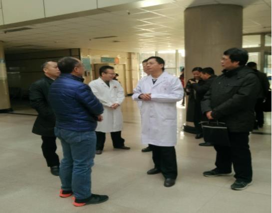 新区管委会服务局领导到容城县人民医院视察调研